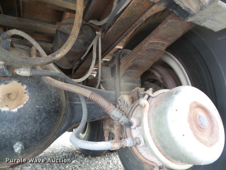 image for item GR9449 1975 White 8664T  grain truck