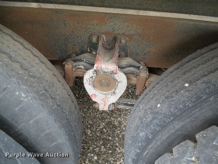 image for item GR9449 1975 White 8664T  grain truck