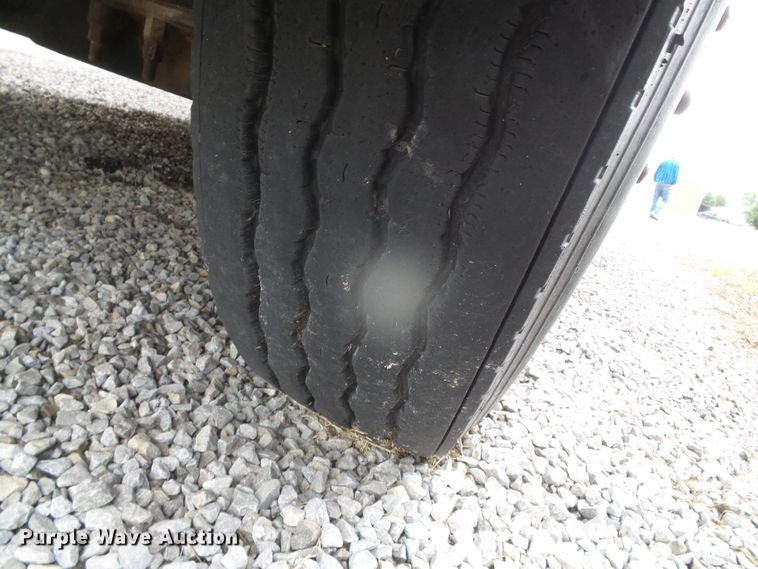 image for item GR9449 1975 White 8664T  grain truck