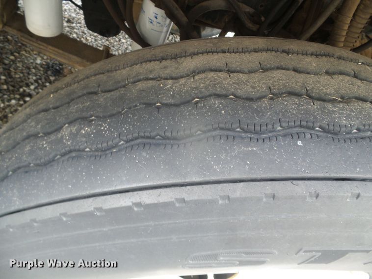 image for item GR9449 1975 White 8664T  grain truck