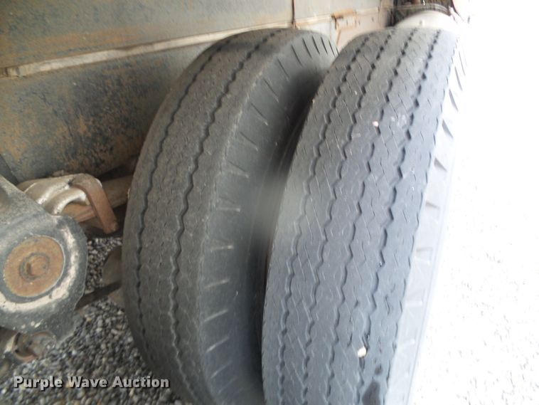 image for item GR9449 1975 White 8664T  grain truck