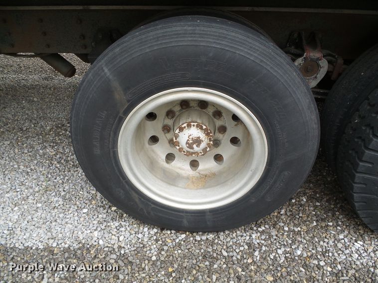 image for item GR9449 1975 White 8664T  grain truck