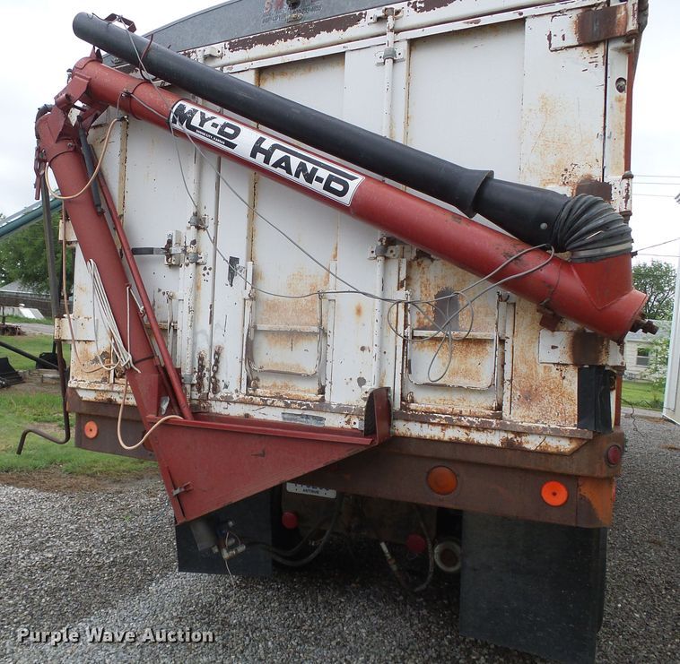 image for item GR9449 1975 White 8664T  grain truck