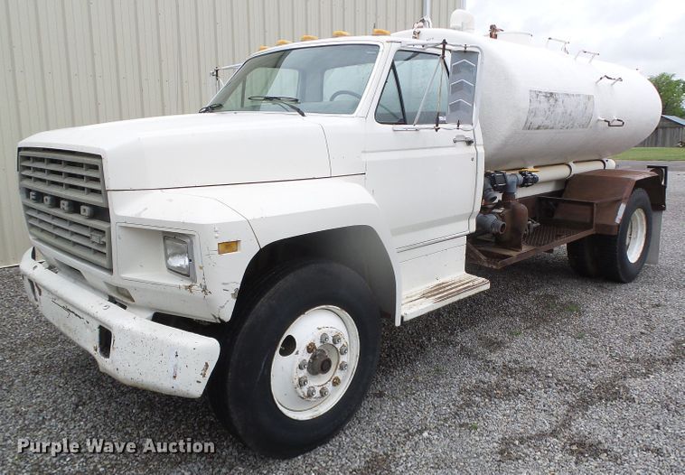 image for item GR9450 1981 Ford  water truck