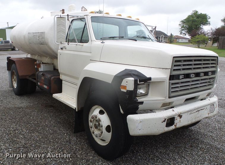 image for item GR9450 1981 Ford  water truck