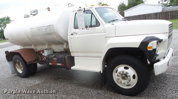 image for item GR9450 1981 Ford  water truck