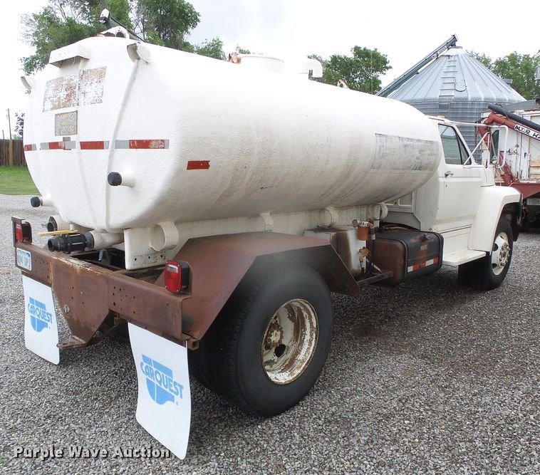 image for item GR9450 1981 Ford  water truck