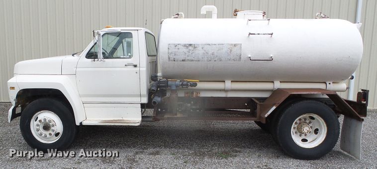 image for item GR9450 1981 Ford  water truck
