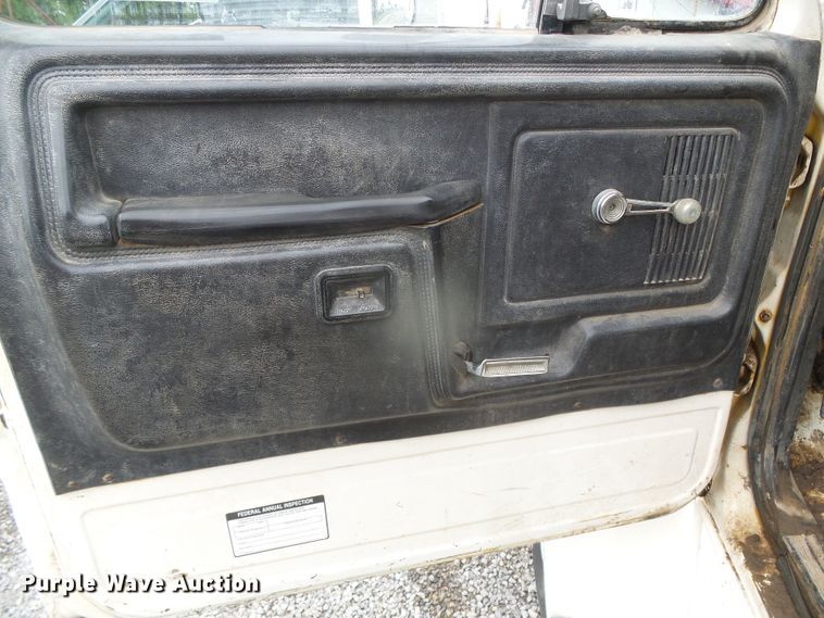 image for item GR9450 1981 Ford  water truck