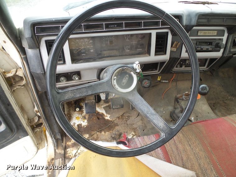 image for item GR9450 1981 Ford  water truck