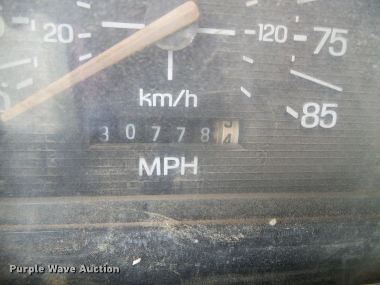 image for item GR9450 1981 Ford  water truck