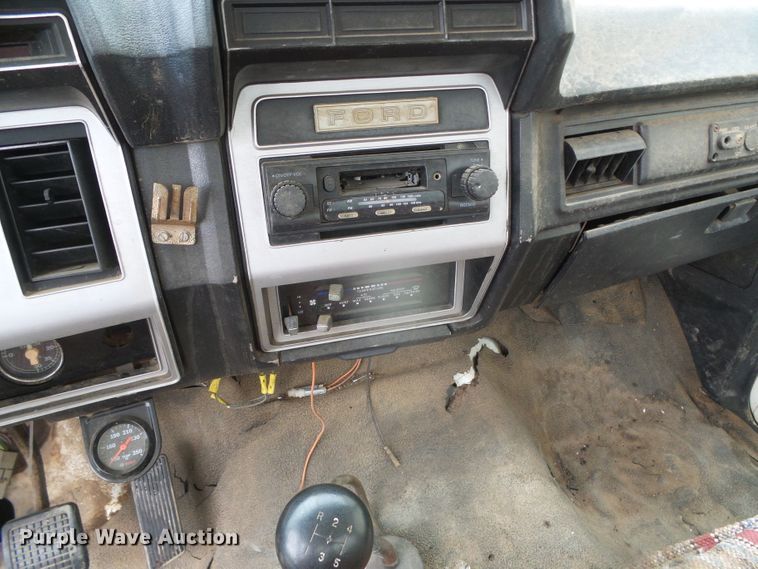 image for item GR9450 1981 Ford  water truck