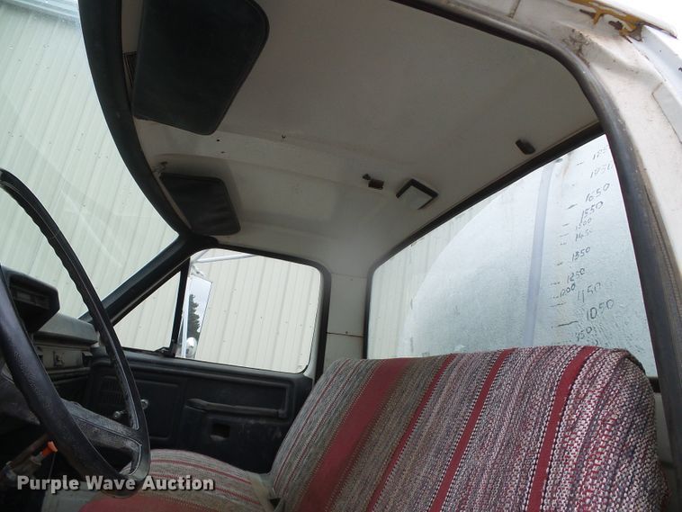 image for item GR9450 1981 Ford  water truck