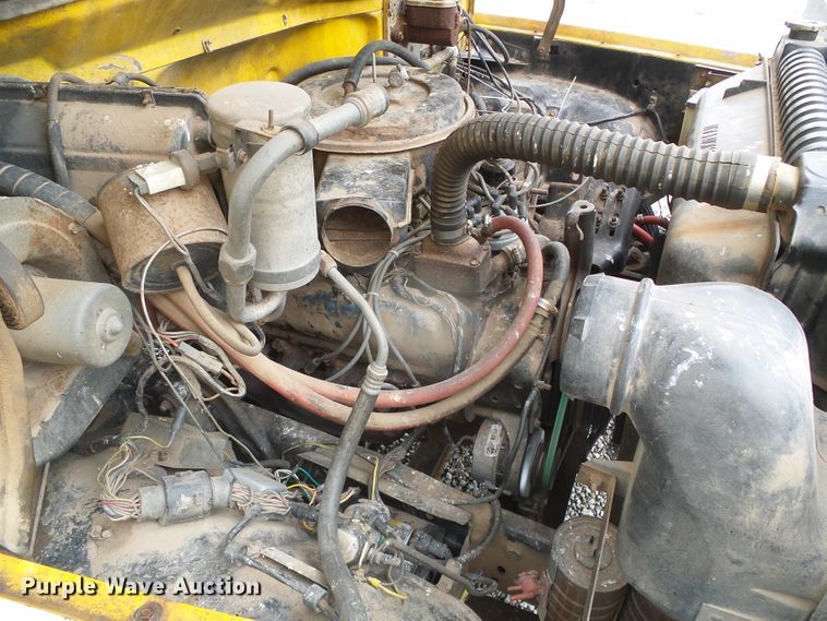 image for item GR9450 1981 Ford  water truck