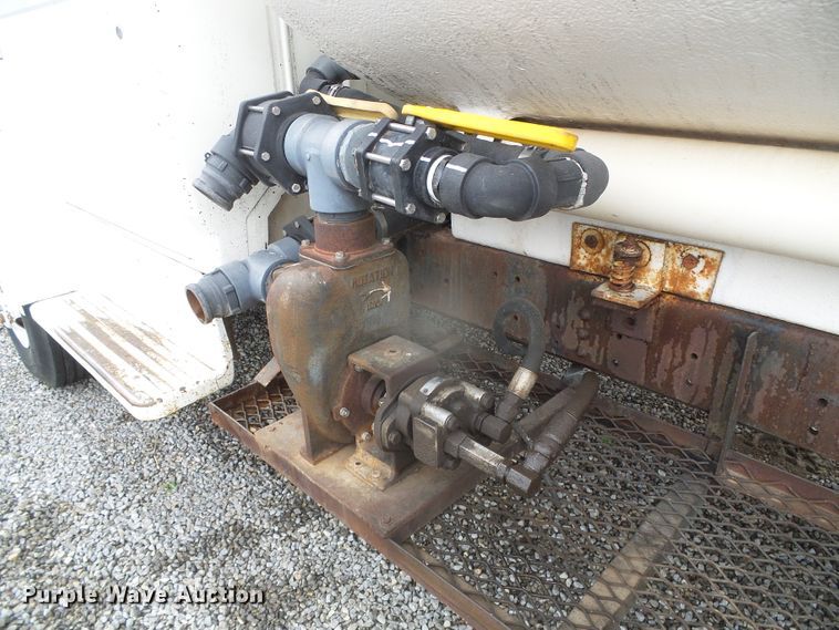 image for item GR9450 1981 Ford  water truck