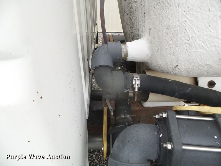 image for item GR9450 1981 Ford  water truck