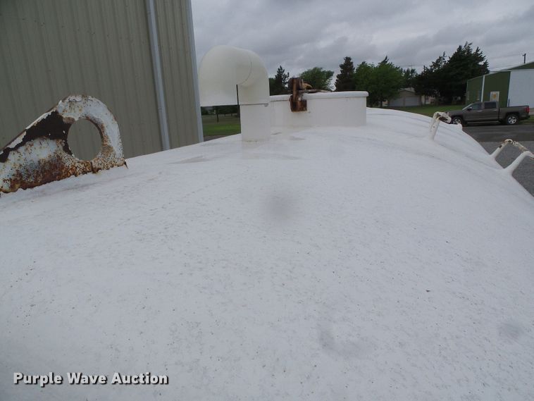 image for item GR9450 1981 Ford  water truck