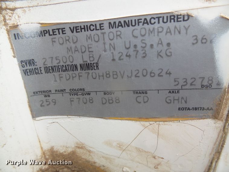 image for item GR9450 1981 Ford  water truck