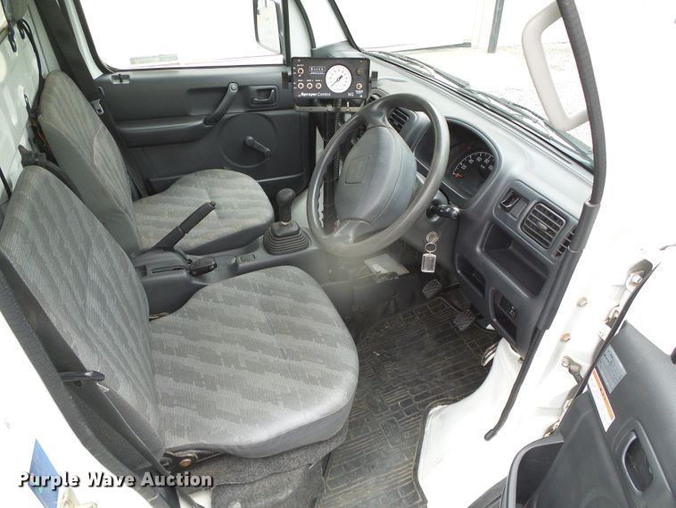 image for item GR9453 2006 Suzuki  mini truck