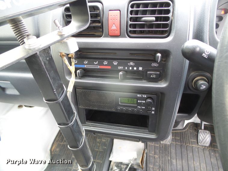 image for item GR9453 2006 Suzuki  mini truck