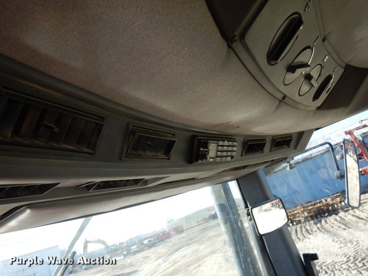 image for item HD9244 1988 Case IH 7120  MFWD tractor