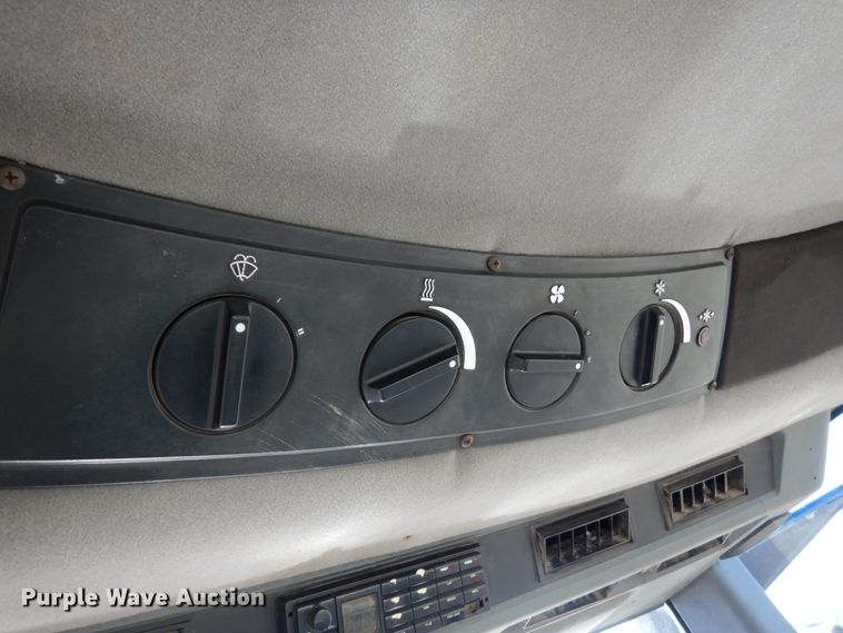 image for item HD9244 1988 Case IH 7120  MFWD tractor