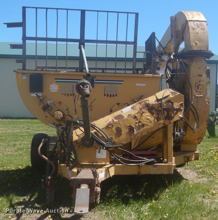 image for item HE9704 2004 Vermeer Top Gun   straw blower