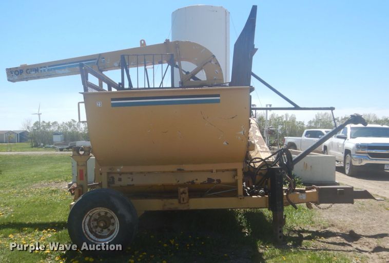 image for item HE9704 2004 Vermeer Top Gun   straw blower