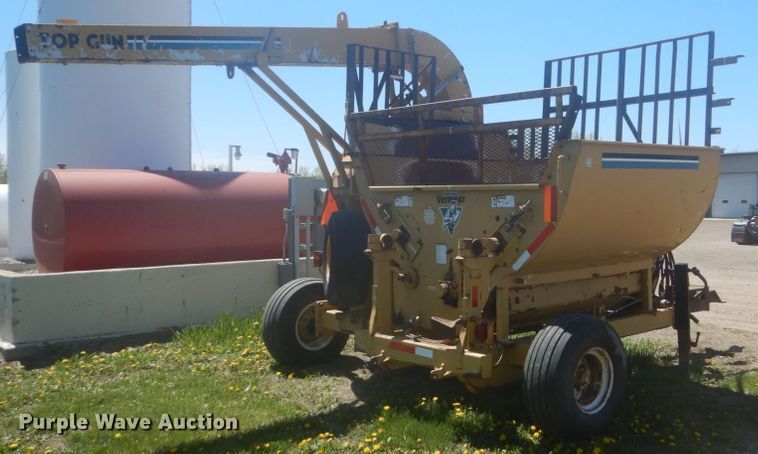 image for item HE9704 2004 Vermeer Top Gun   straw blower