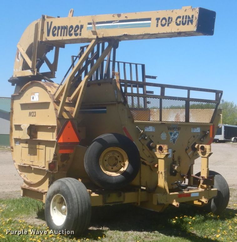 image for item HE9704 2004 Vermeer Top Gun   straw blower