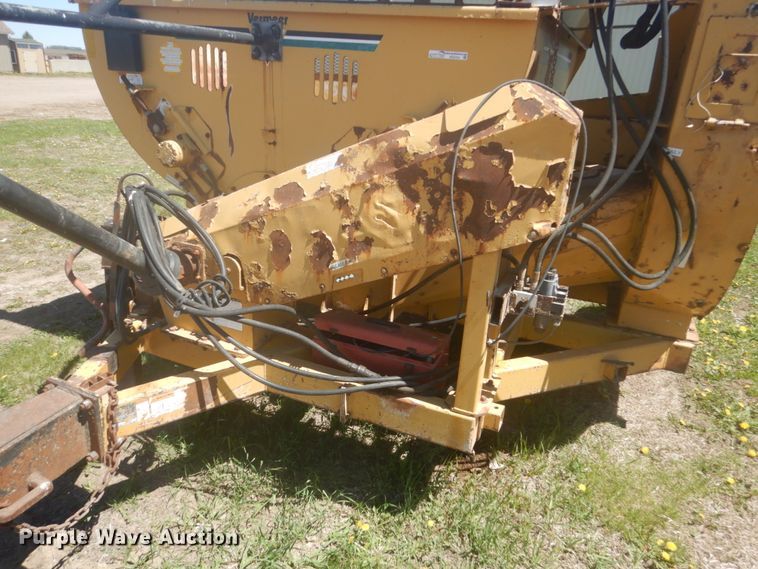 image for item HE9704 2004 Vermeer Top Gun   straw blower