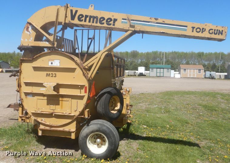 image for item HE9704 2004 Vermeer Top Gun   straw blower