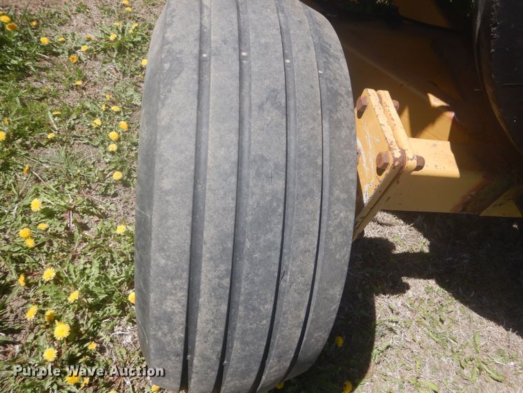 image for item HE9704 2004 Vermeer Top Gun   straw blower