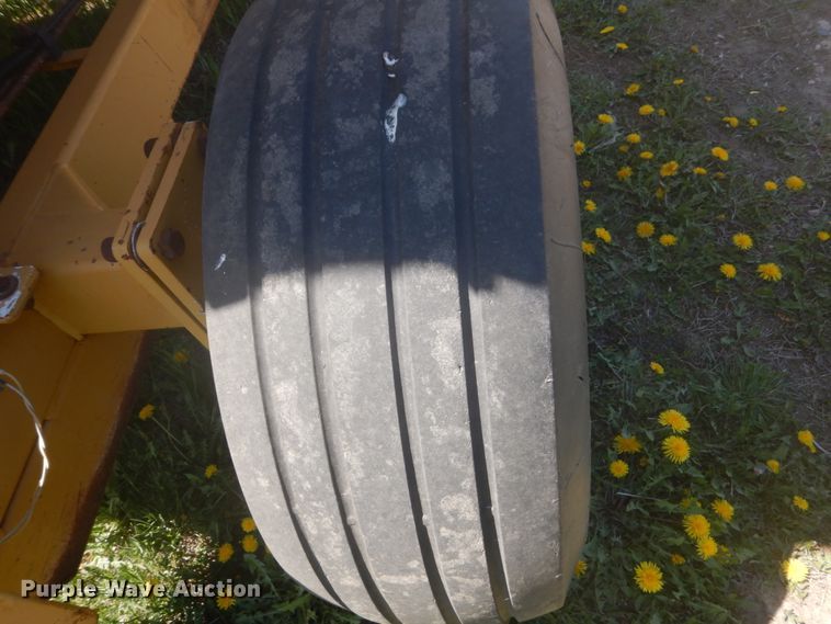 image for item HE9704 2004 Vermeer Top Gun   straw blower