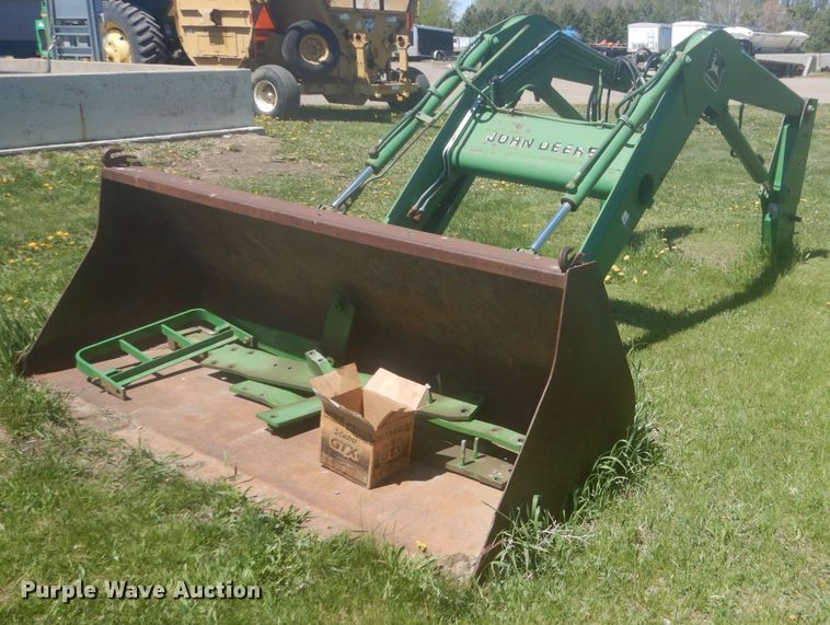 image for item HE9705 John Deere 740  loader