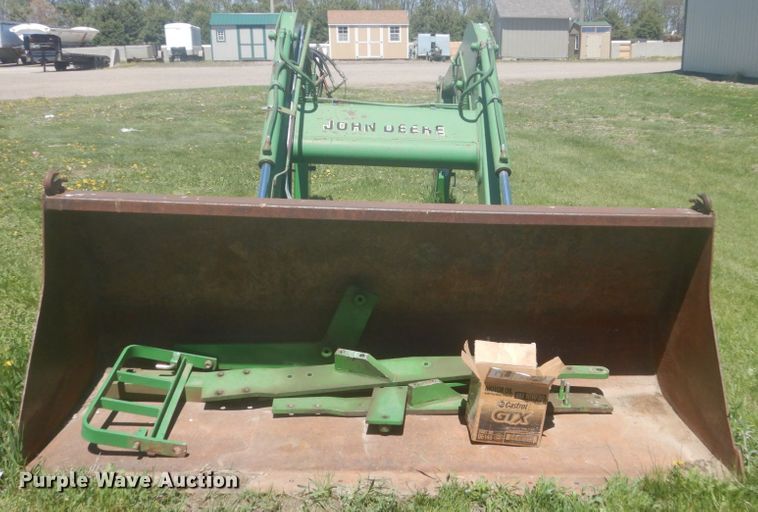 image for item HE9705 John Deere 740  loader