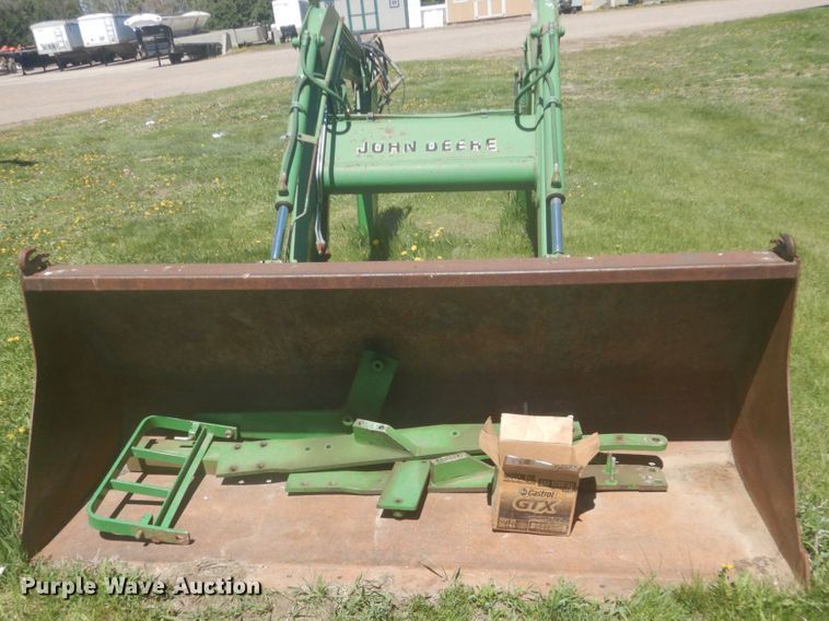 image for item HE9705 John Deere 740  loader