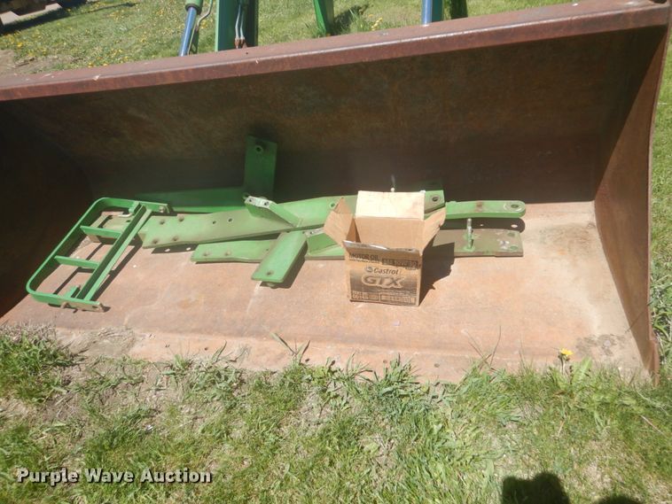 image for item HE9705 John Deere 740  loader
