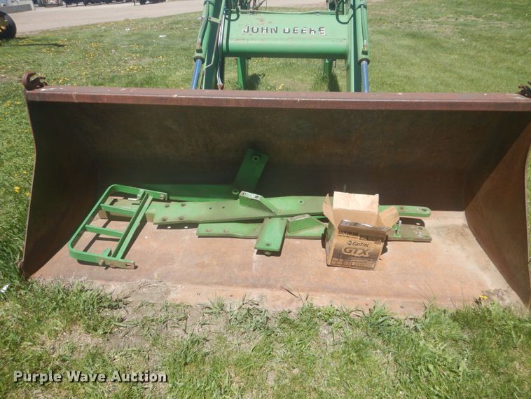 image for item HE9705 John Deere 740  loader