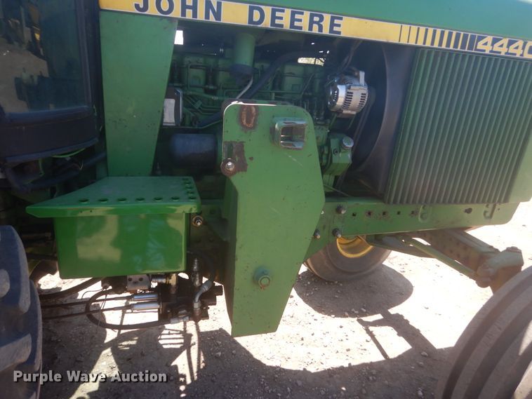 image for item HE9705 John Deere 740  loader