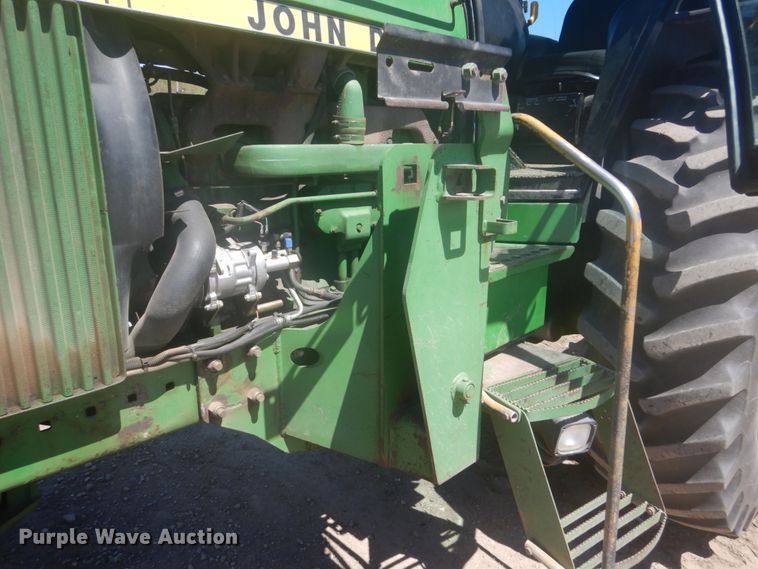 image for item HE9705 John Deere 740  loader