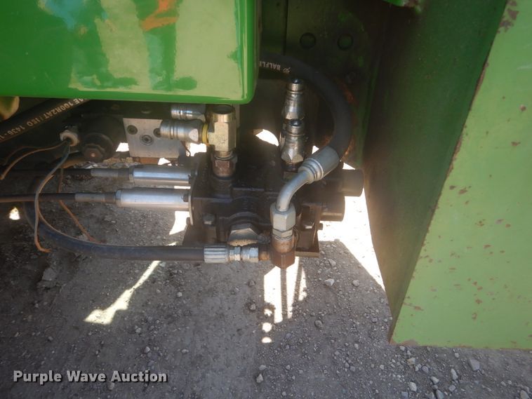 image for item HE9705 John Deere 740  loader
