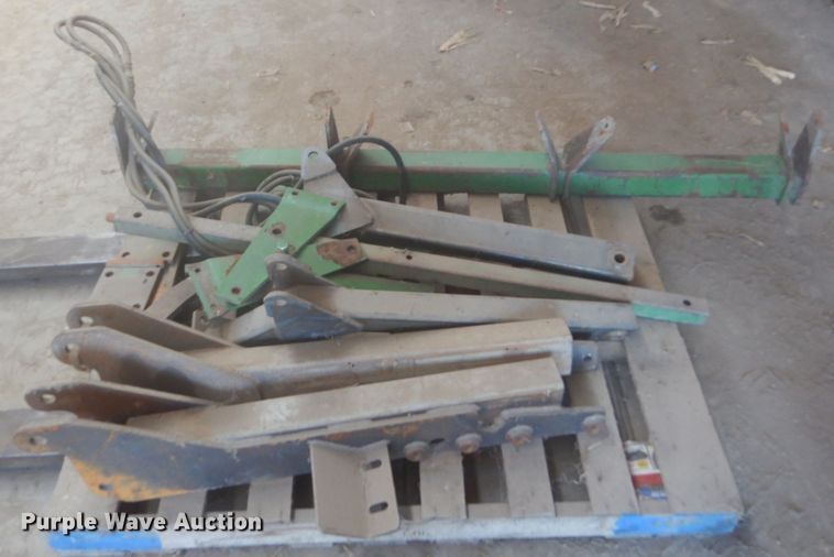 image for item HE9705 John Deere 740  loader