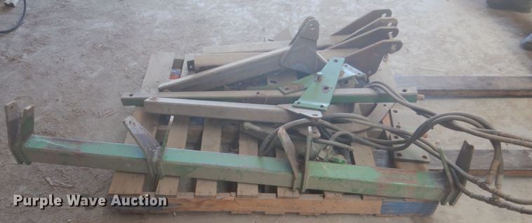 image for item HE9705 John Deere 740  loader