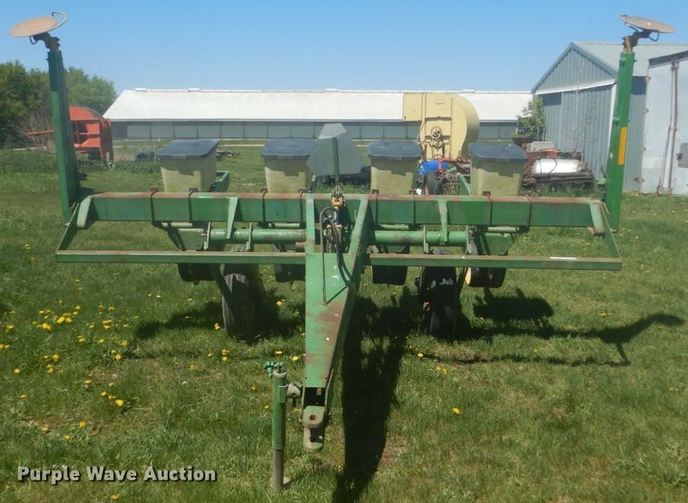 image for item HE9710 John Deere P7000  planter