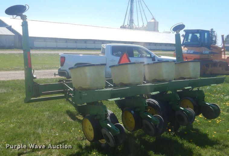 image for item HE9710 John Deere P7000  planter