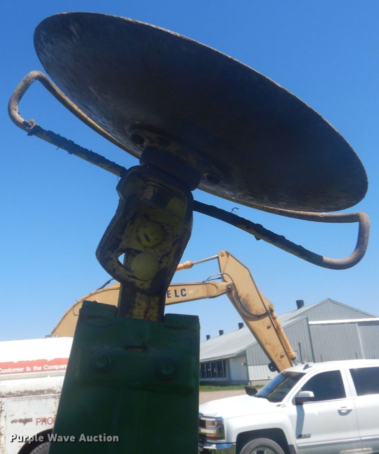 image for item HE9710 John Deere P7000  planter