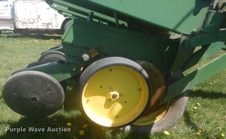 image for item HE9710 John Deere P7000  planter