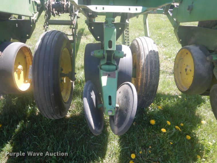 image for item HE9710 John Deere P7000  planter