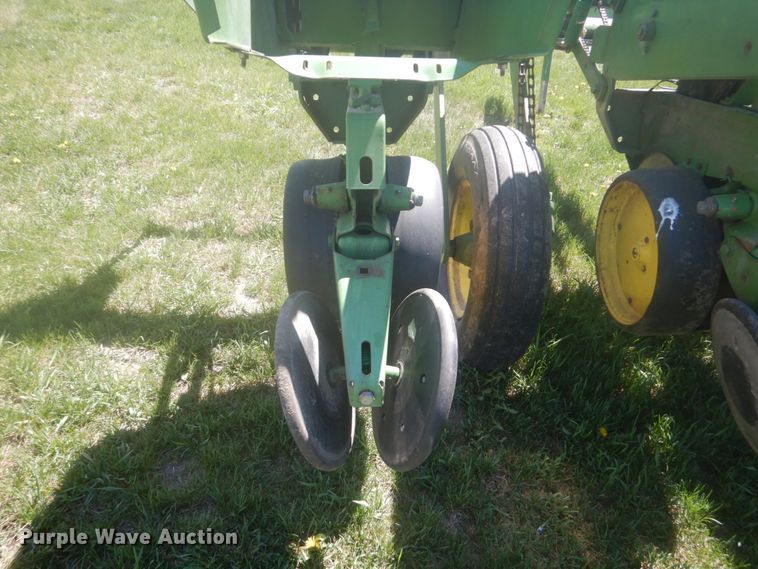 image for item HE9710 John Deere P7000  planter